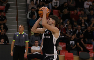 3. kolo TIPOS SBL: BC Prievidza - Nitra Blue Wings 72:74 (Ladislav Szibilla)	