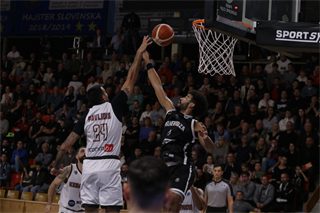 Európsky pohár FIBA: BC Prievidza - Keravnos BC 82:68 (Ladislav Szibilla)