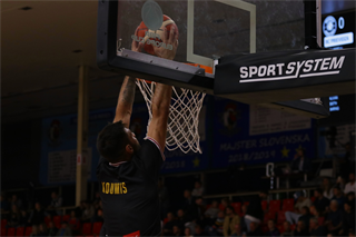 Európsky pohár FIBA: BC Prievidza - Keravnos BC 82:68 (Ladislav Szibilla)