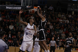 Európsky pohár FIBA: BC Prievidza - Keravnos BC 82:68 (Ladislav Szibilla)