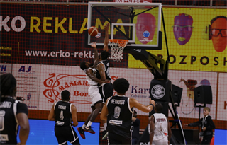 Európsky pohár FIBA: BC Prievidza - Keravnos BC 82:68 (Ladislav Szibilla)