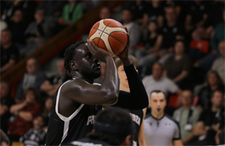 Európsky pohár FIBA: BC Prievidza - Keravnos BC 82:68 (Ladislav Szibilla)