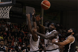 Európsky pohár FIBA: BC Prievidza - Keravnos BC 82:68 (Ladislav Szibilla)