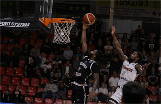 Európsky pohár FIBA: BC Prievidza - Keravnos BC 82:68 (Ladislav Szibilla)