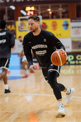 Európsky pohár FIBA: BC Prievidza - Keravnos BC 82:68 (Vladimír Králik)	
