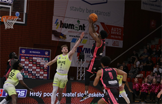 5. kolo TIPOS SBL: BC Prievidza - Košice Wolves 90:79 (Ladislav Szibilla)	