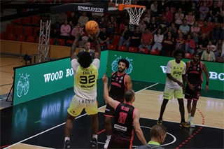 5. kolo TIPOS SBL: BC Prievidza - Košice Wolves 90:79 (Ladislav Szibilla)	