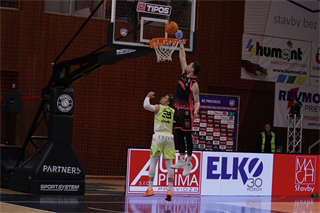 5. kolo TIPOS SBL: BC Prievidza - Košice Wolves 90:79 (Ladislav Szibilla)	