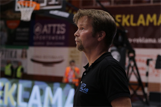 5. kolo TIPOS SBL: BC Prievidza - Košice Wolves 90:79 (Ladislav Szibilla)	