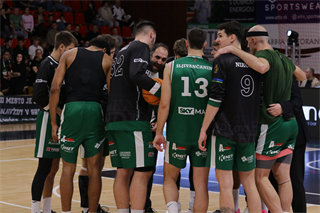 7. kolo TIPOS SBL: BC Prievidza : MBK Handlová 79:61 (Ladislav Szibilla)	