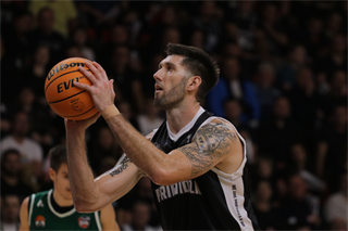 7. kolo TIPOS SBL: BC Prievidza : MBK Handlová 79:61 (Ladislav Szibilla)	