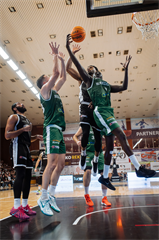 7. kolo TIPOS SBL: BC Prievidza - MBK Handlová 79:61 (Vladimír Králik)	