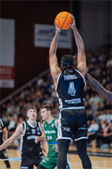 7. kolo TIPOS SBL: BC Prievidza - MBK Handlová 79:61 (Vladimír Králik)	