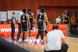 7. kolo TIPOS SBL: BC Prievidza - MBK Handlová 79:61 (Vladimír Králik)	