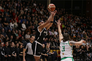 Európsky pohár FIBA: BC Prievidza : Pelister Bitola 97:82 (Ladislav Szibilla)	