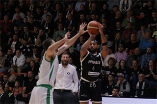 Európsky pohár FIBA: BC Prievidza : Pelister Bitola 97:82 (Ladislav Szibilla)	