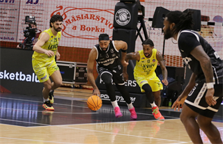 9. kolo TIPOS SBL: BC Prievidza : Patrioti Levice 86:92 (Ladislav Szibilla)	