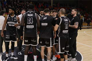 9. kolo TIPOS SBL: BC Prievidza : Patrioti Levice 86:92 (Ladislav Szibilla)	