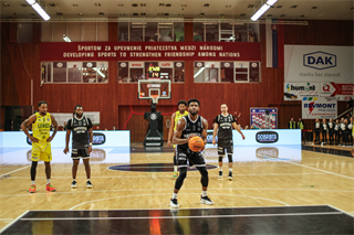 9. kolo TIPOS SBL: BC Prievidza - Patrioti Levice 86:92 (Michal Huba)	