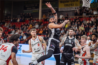 Dohrávka 1. kola TIPOS SBL: BC Prievidza - BC Komárno 69:68 (Vladimír Králik)