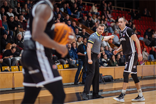 Dohrávka 1. kola TIPOS SBL: BC Prievidza - BC Komárno 69:68 (Vladimír Králik)