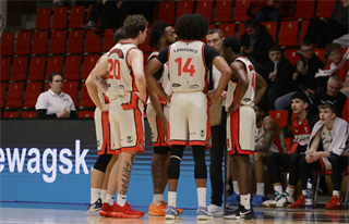 Dohrávka 1. kola TIPOS SBL: BC Prievidza : BC Komárno 69:68 (Ladislav Szibilla)	