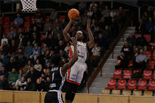 Dohrávka 1. kola TIPOS SBL: BC Prievidza : BC Komárno 69:68 (Ladislav Szibilla)	