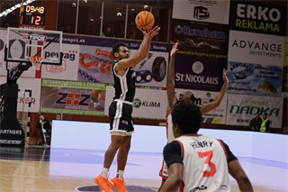 Dohrávka 1. kola TIPOS SBL: BC Prievidza : BC Komárno 69:68 (Ladislav Szibilla)	