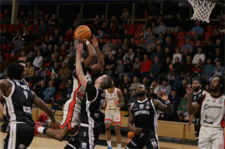 Dohrávka 1. kola TIPOS SBL: BC Prievidza : BC Komárno 69:68 (Ladislav Szibilla)	