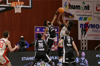 Dohrávka 1. kola TIPOS SBL: BC Prievidza : BC Komárno 69:68 (Ladislav Szibilla)	
