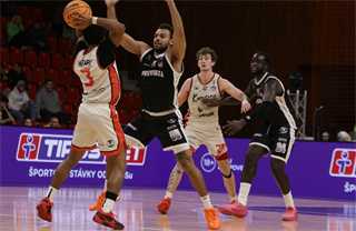 Dohrávka 1. kola TIPOS SBL: BC Prievidza : BC Komárno 69:68 (Ladislav Szibilla)	