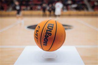 Predohrávka 13. kola TIPOS SBL: BC Prievidza - Spišskí Rytieri 104:99 (Vladimír Králik)