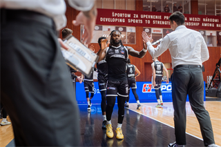 Predohrávka 13. kola TIPOS SBL: BC Prievidza - Spišskí Rytieri 104:99 (Vladimír Králik)