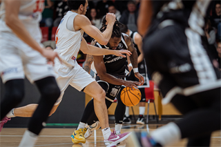 Predohrávka 13. kola TIPOS SBL: BC Prievidza - Spišskí Rytieri 104:99 (Vladimír Králik)