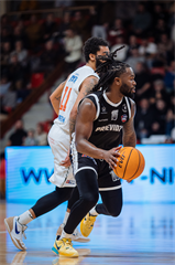 Predohrávka 13. kola TIPOS SBL: BC Prievidza - Spišskí Rytieri 104:99 (Vladimír Králik)