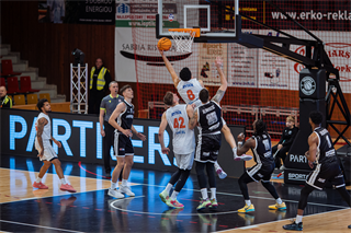 Predohrávka 13. kola TIPOS SBL: BC Prievidza - Spišskí Rytieri 104:99 (Vladimír Králik)