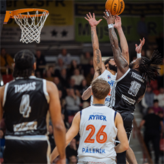 Predohrávka 13. kola TIPOS SBL: BC Prievidza - Spišskí Rytieri 104:99 (Vladimír Králik)