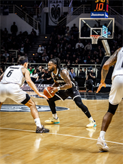 Európsky pohár FIBA: PAOK Solún - BC Prievidza 101:70 (Dávid Bakos)