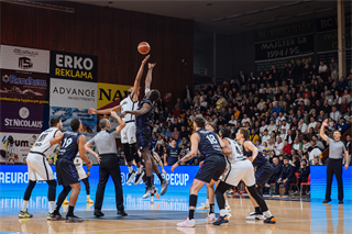 Európsky pohár FIBA: BC Prievidza - Surne Bilbao Basket 46:83 (Vladimír Králik)