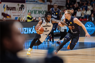 Európsky pohár FIBA: BC Prievidza - Surne Bilbao Basket 46:83 (Vladimír Králik)