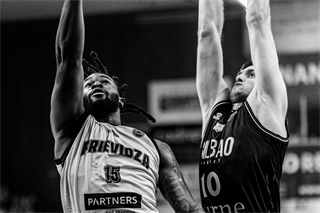Európsky pohár FIBA: BC Prievidza - Surne Bilbao Basket 46:83 (Vladimír Králik)