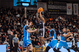17. kolo TIPOS SBL: BC Prievidza - BC Slovan Bratislava 67:77 (Vladimír Králik)