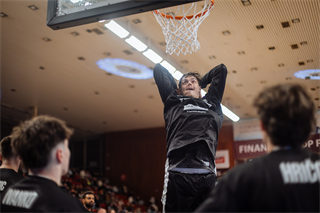 17. kolo TIPOS SBL: BC Prievidza - BC Slovan Bratislava 67:77 (Vladimír Králik)