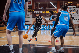 17. kolo TIPOS SBL: BC Prievidza - BC Slovan Bratislava 67:77 (Vladimír Králik)