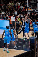 17. kolo TIPOS SBL: BC Prievidza - BC Slovan Bratislava 67:77 (Vladimír Králik)