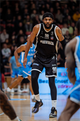 17. kolo TIPOS SBL: BC Prievidza - BC Slovan Bratislava 67:77 (Vladimír Králik)