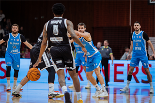 17. kolo TIPOS SBL: BC Prievidza - BC Slovan Bratislava 67:77 (Vladimír Králik)