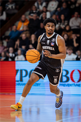 17. kolo TIPOS SBL: BC Prievidza - BC Slovan Bratislava 67:77 (Vladimír Králik)