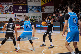 17. kolo TIPOS SBL: BC Prievidza - BC Slovan Bratislava 67:77 (Vladimír Králik)