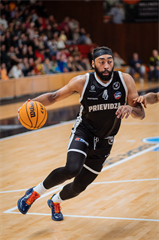 17. kolo TIPOS SBL: BC Prievidza - BC Slovan Bratislava 67:77 (Vladimír Králik)